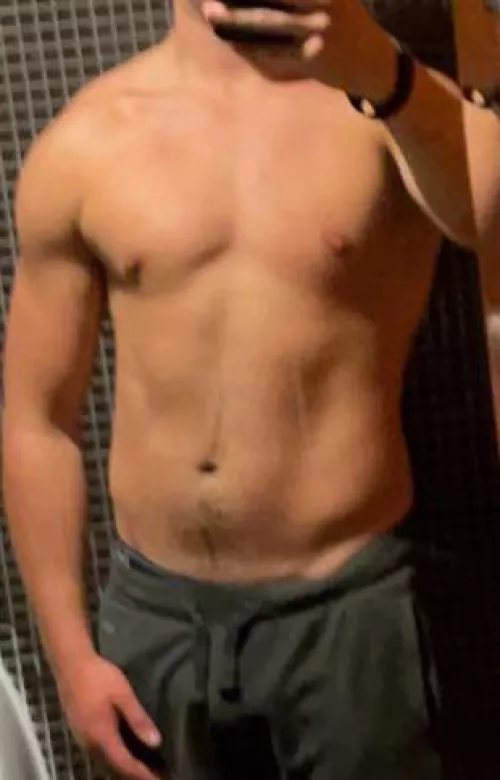 M23 I have no limits and want to meet singles Females or MF. Based in Cheshire DM me