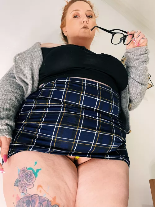 my fat pussy is eating up my panties today!