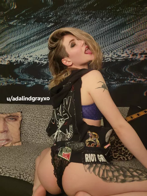 My vest would look so much better on your floor 😈