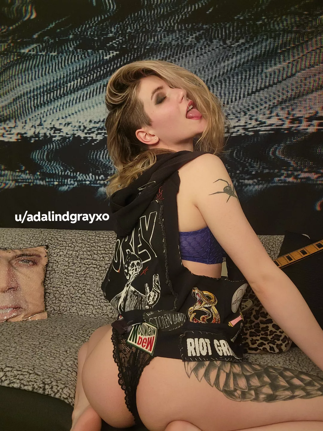 My vest would look so much better on your floor 😈