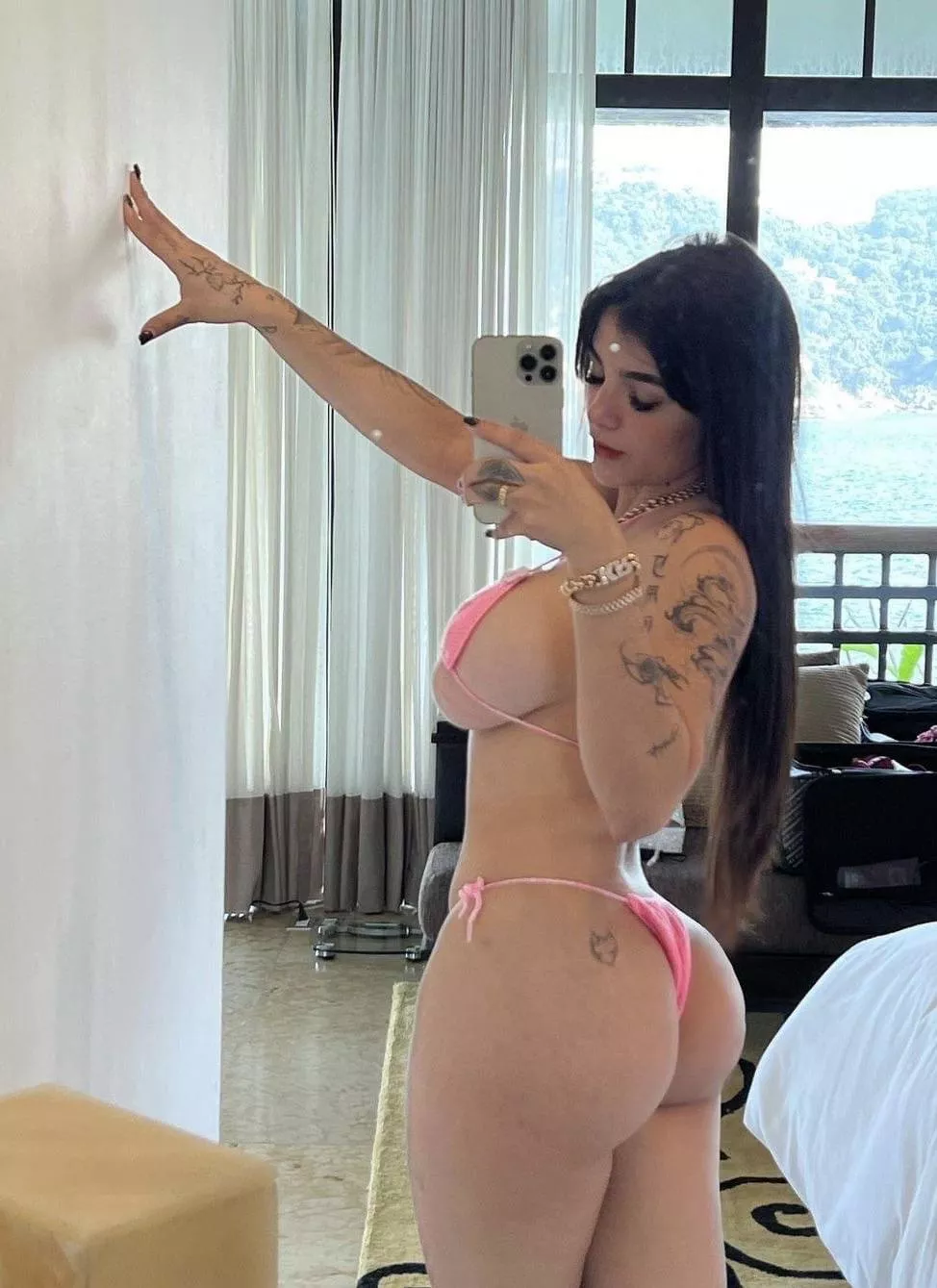 No part of her can be contained