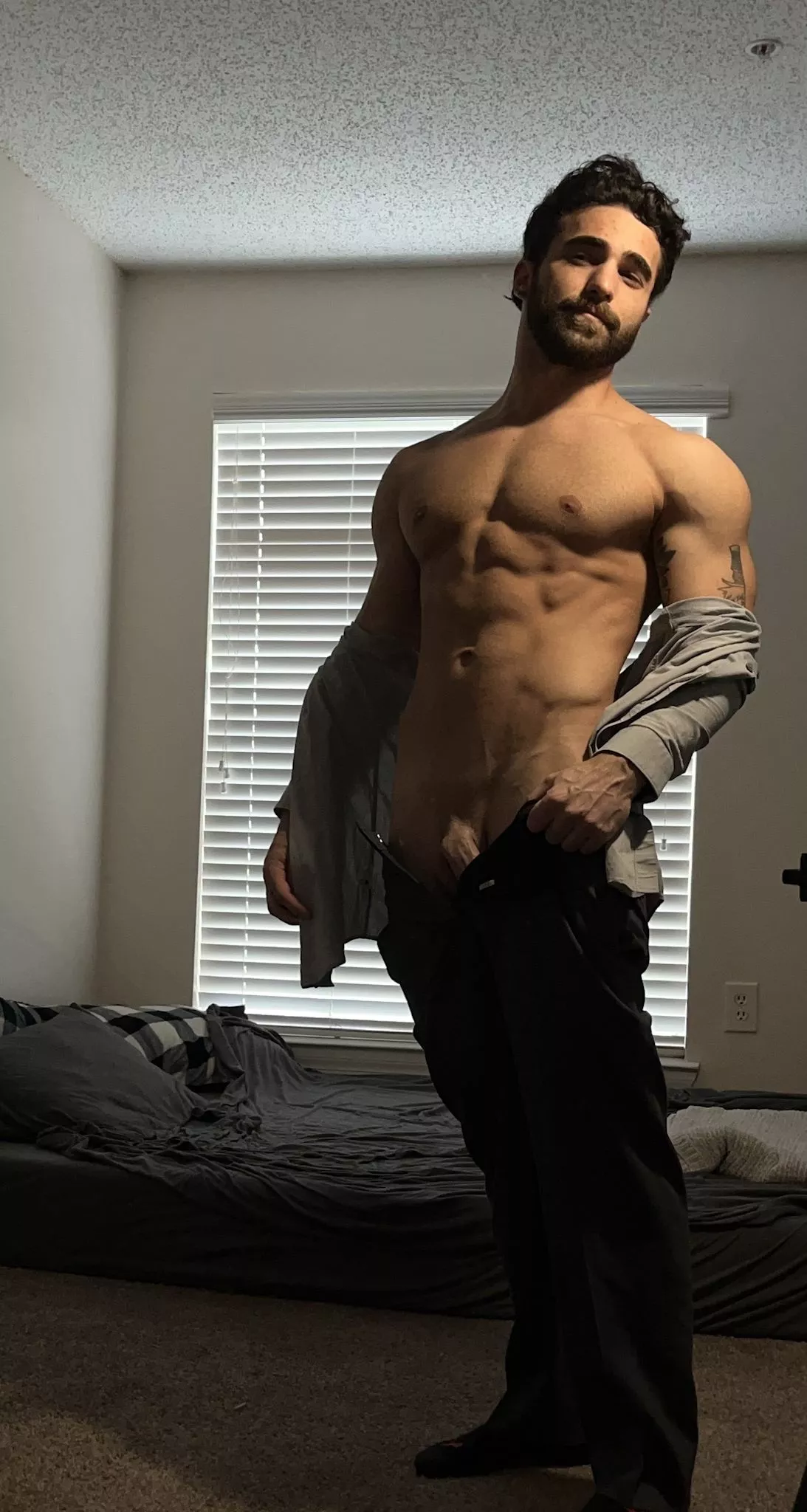 Nothing feels better than taking everything off after work 😈