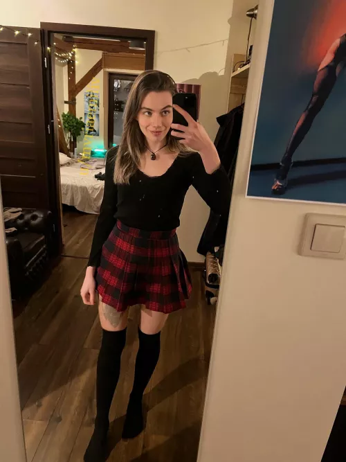 Quick selfie before going out to play board games with friends aka my casual look :)