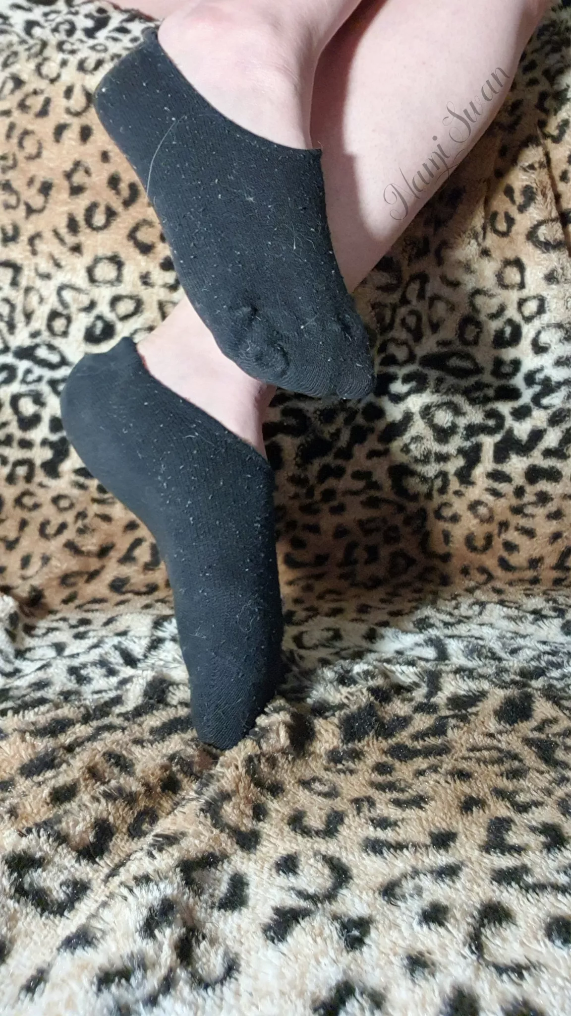 [SELLING] Sweaty & smelly little no-show number 🤤 you know you want a whiff!