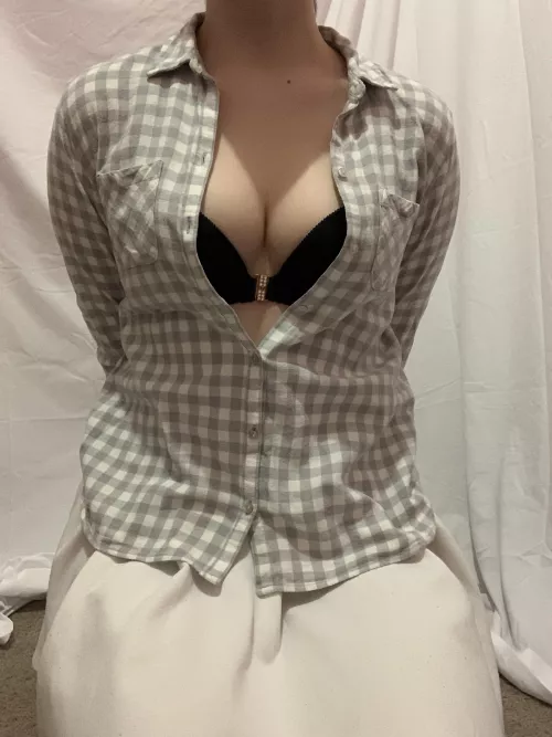 Should I unbutton more buttons? 🤭