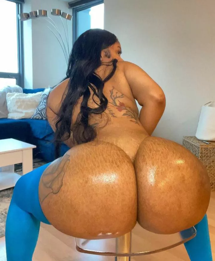 stretch mark bitten🤤