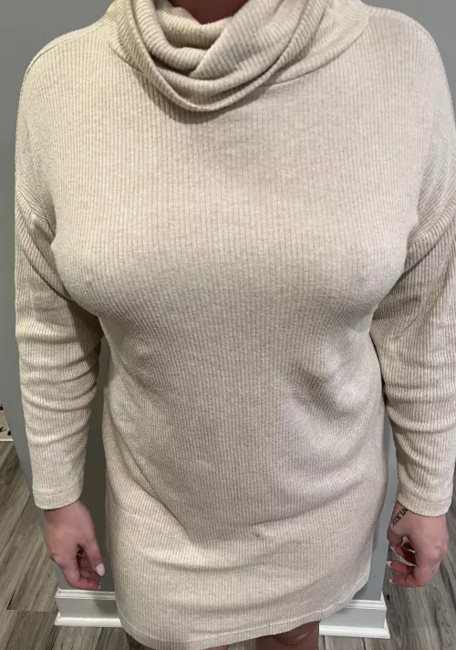 This is my outfit for my husbands work party… hope I can make new friends 😏