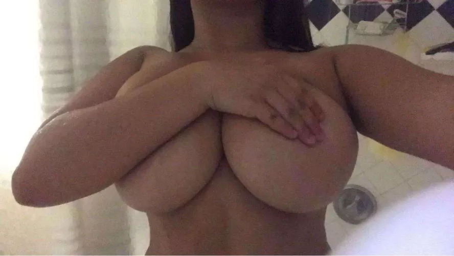 Trading huge Tits if anyone is interested
