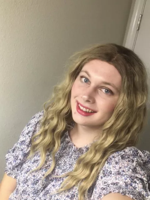 Tried doing my own makeup, eyes are hard