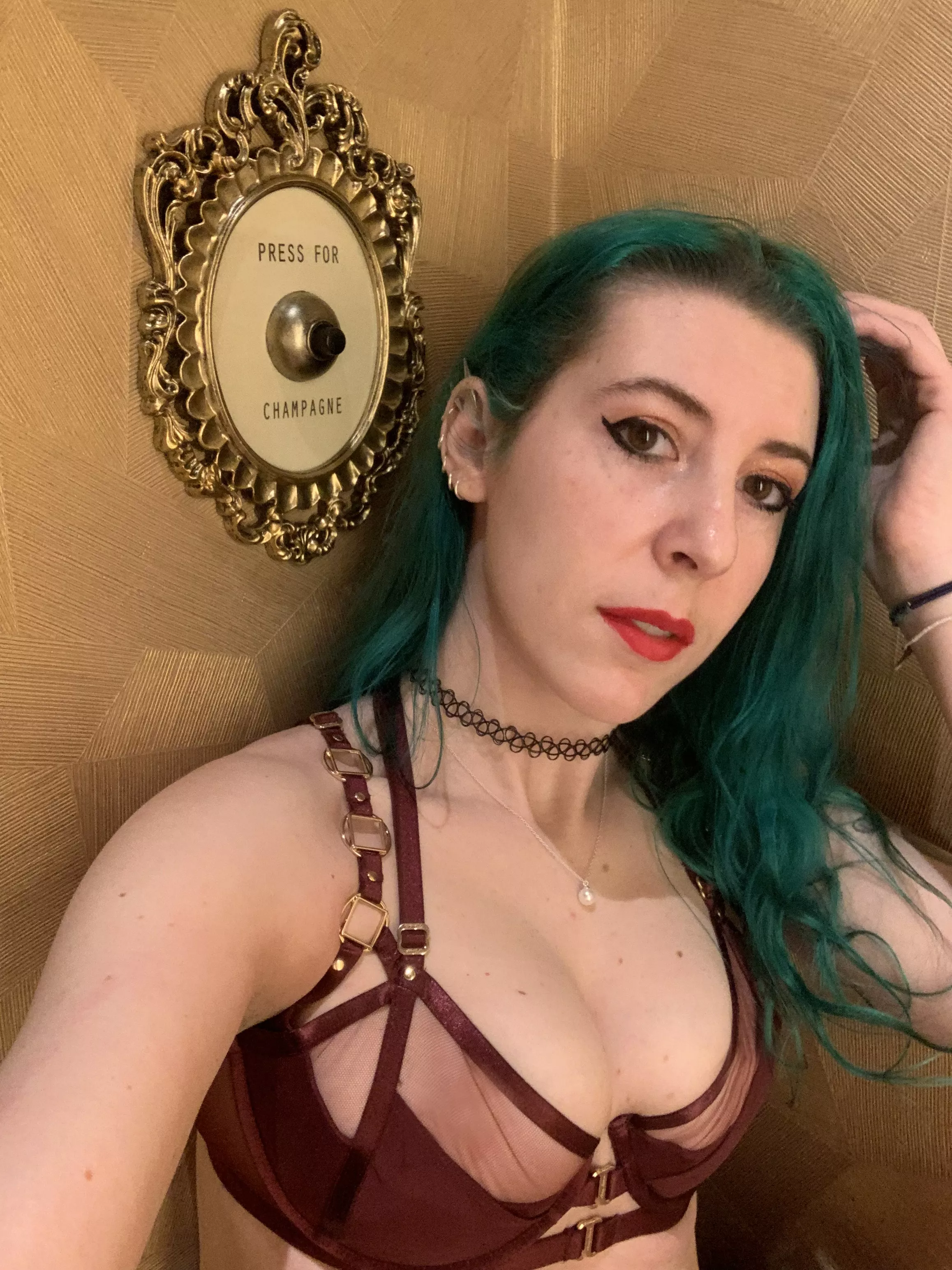 Waitin on my booze [image]