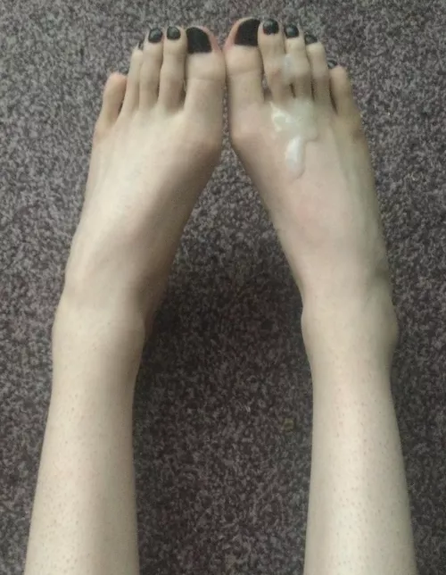 Wanna lick it up? 🥰