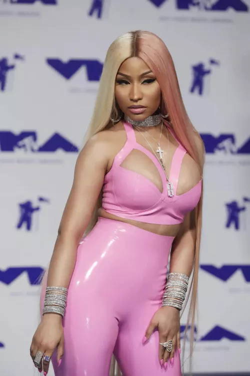 Wanna run a train on Nicki so bad, her bodies built to be fucked for hours at a time! Bet she’s gagging for cock now she’s a milf too
