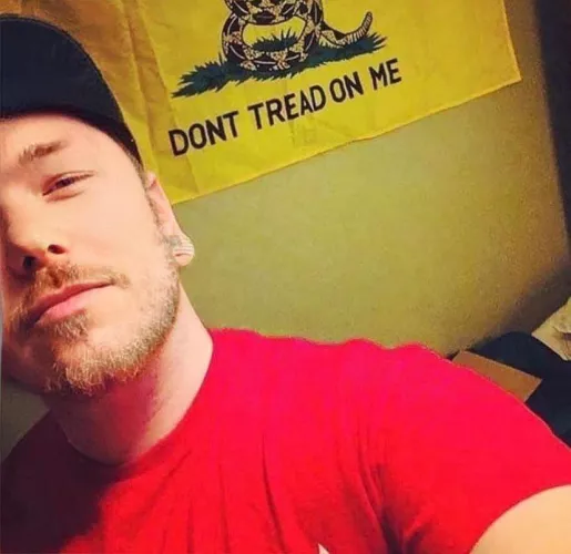 Where are all the cute thick boys with bellies and beards!? 😎💪🏼🐻