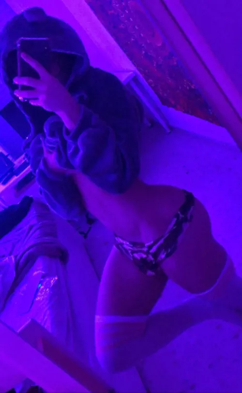 (18) thick thighs save...?