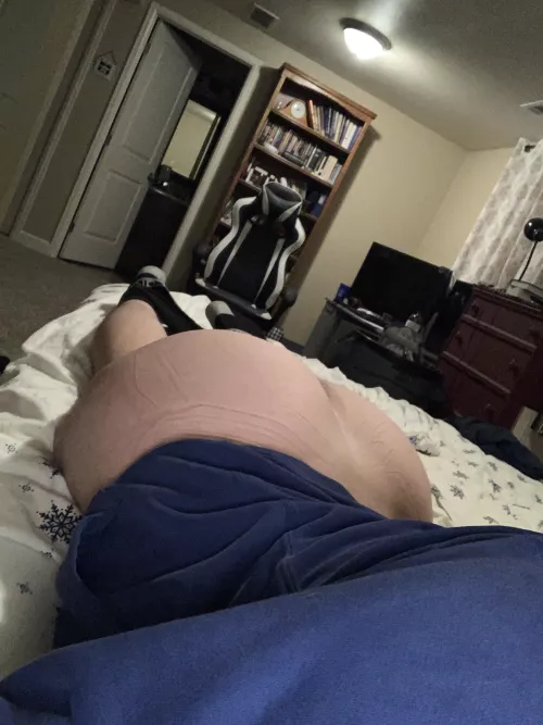 [25] It might jiggle if you spank it 😊😊