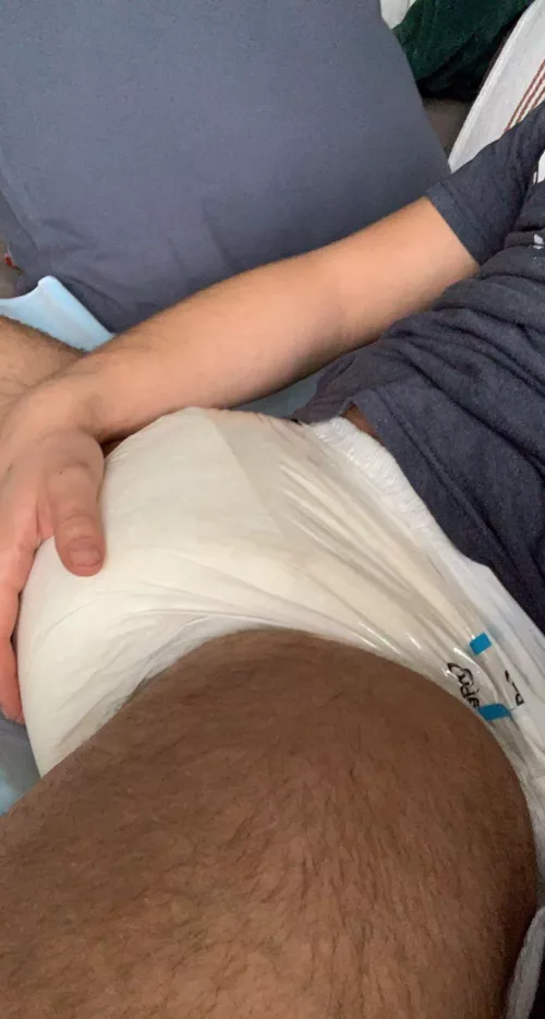 25 masc male into diapers and piss. Currently horny af in a soaked diaper lookin to chat. Hmu to snap and chat ab diaper and DL play. Masc bottom. Add my snap rboyy117 and send pic of yourself.