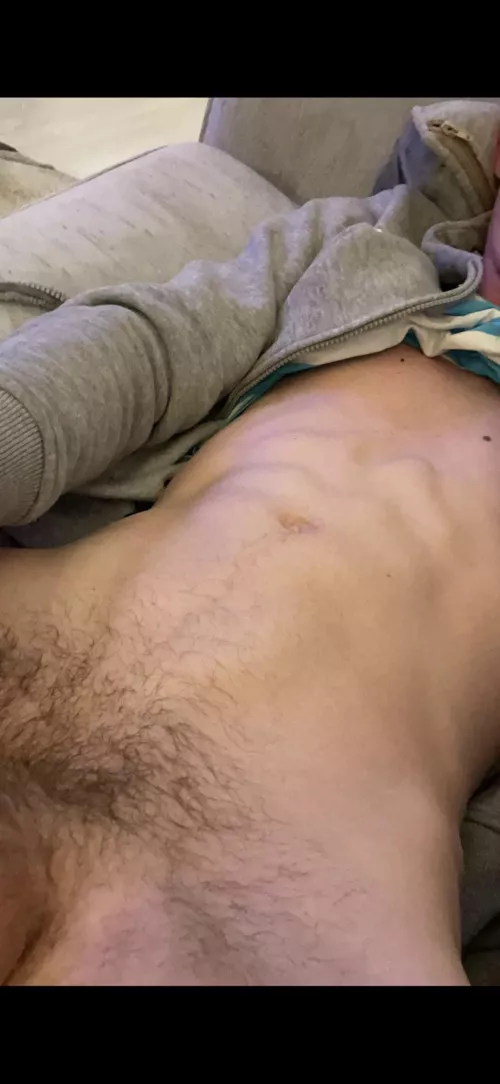 27 uk masc lad looking for masc/straight lads must show face have decent body not skinny or twinks! We’re the lads with big legs and arms!!! 20+