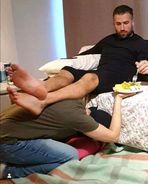 30 [m4m] seeking dominant, alpha guy to chill with. I can wait on you hand and foot when we hang out, chores while you relaxed, massage your feet. I love being bossed around, given rules, told what to do etc. You can treat me however you want