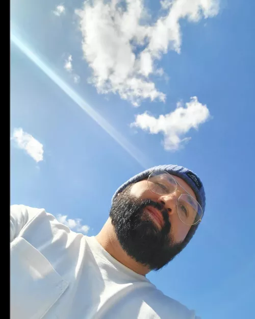 A ray of sunshine for your (Sun)day. 🌤