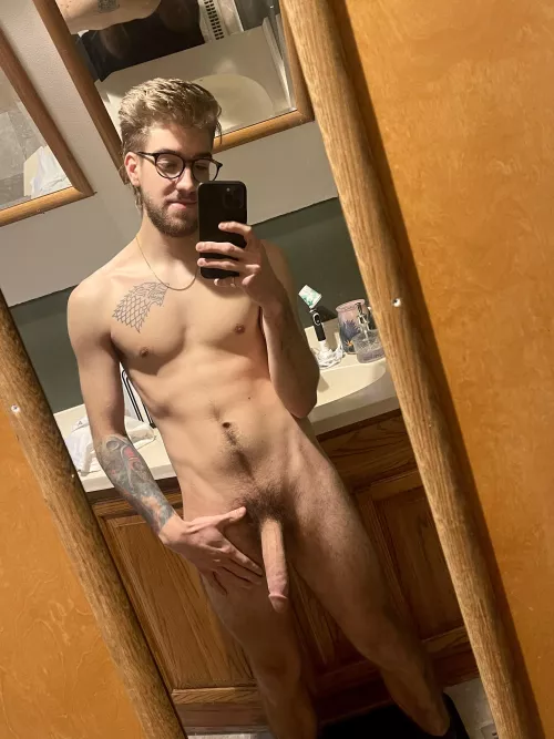 Any love for the skinny guys with a (fairly) short beard?