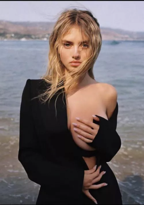 busty 18yo Leni Klum