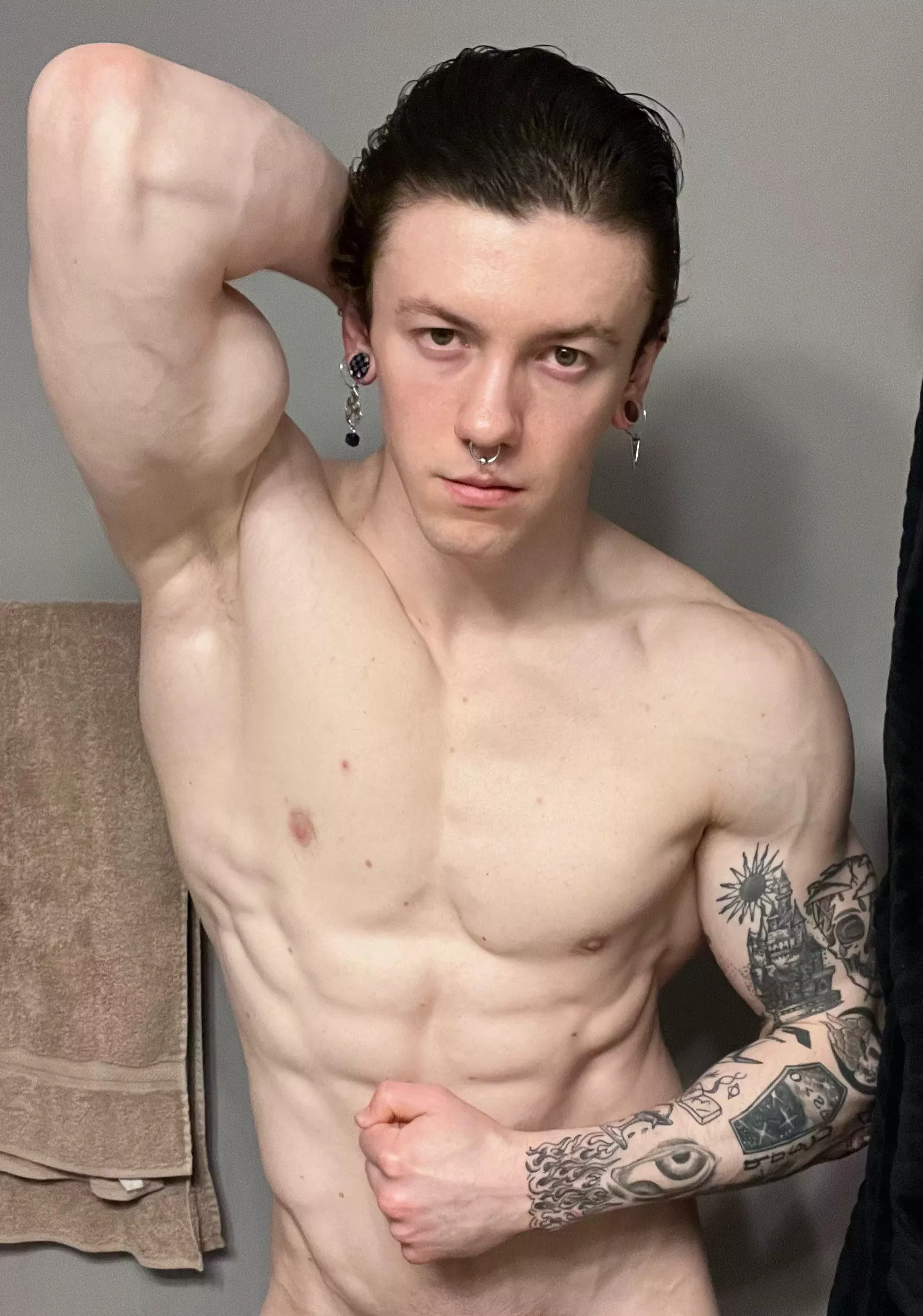 Can I bend you over my sink so we can watch ourselves fuck 😈🤤