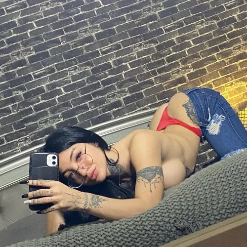 Can I send you mirror selfies like this?