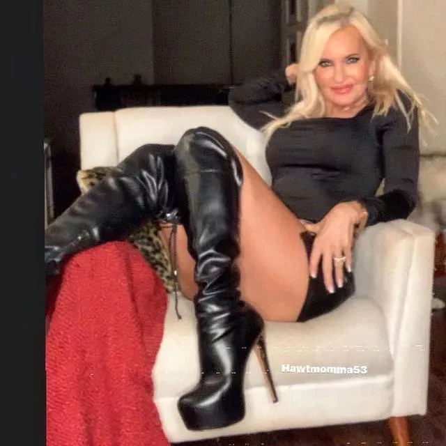 Cougar of the year💖🌶😘