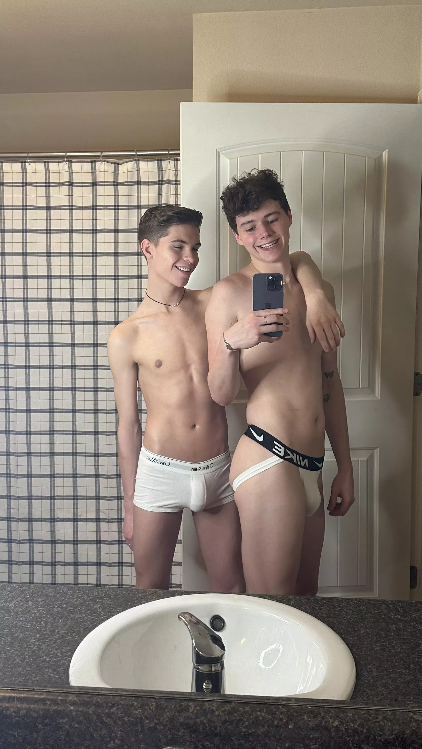 Cum hang with us😏