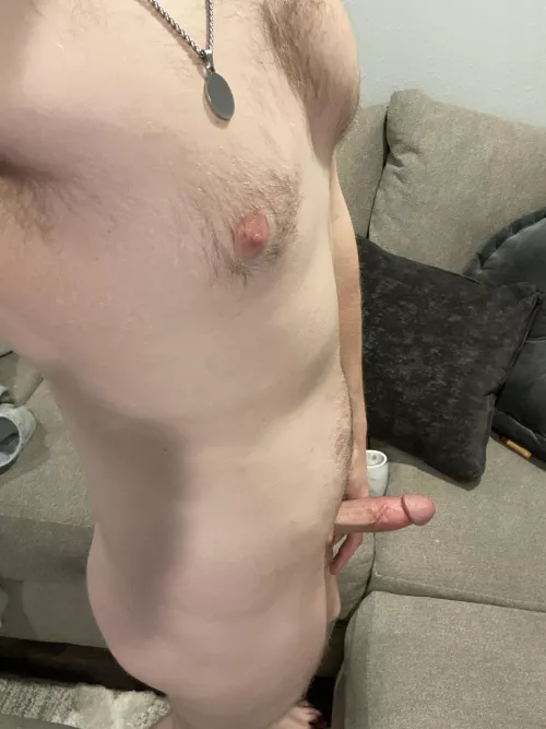Cut cock and a big ass , do u like my body