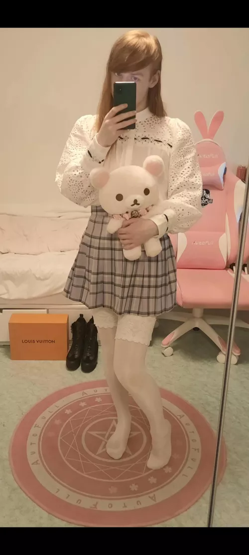 Do you like my stockings? 💕