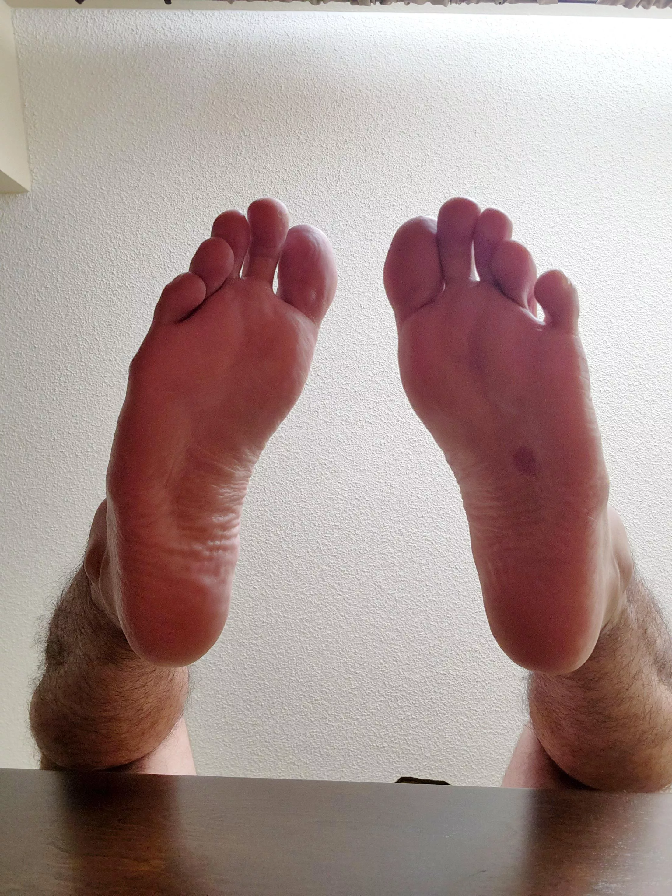 Do you like my warm soles? 👣