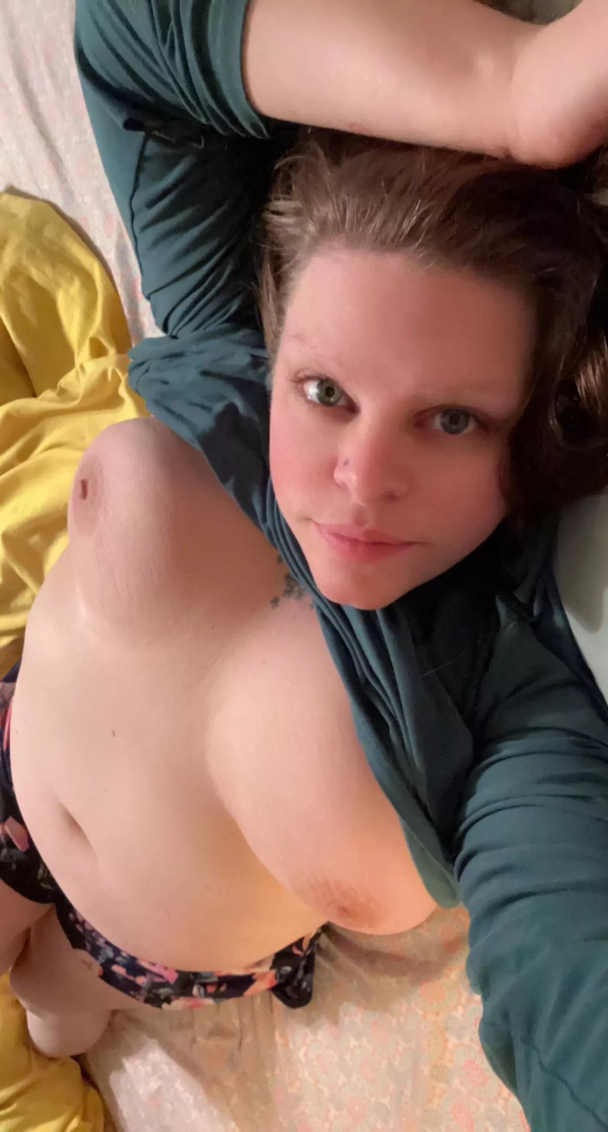 Feeling a bit under the weather today. But here to say hi 😘