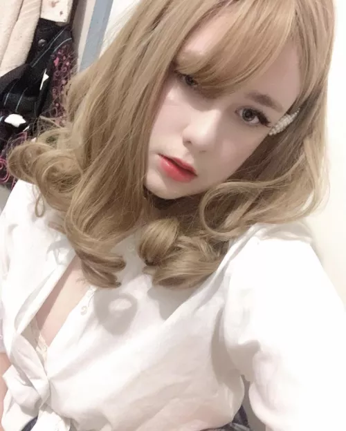 felt cute with my wig :3