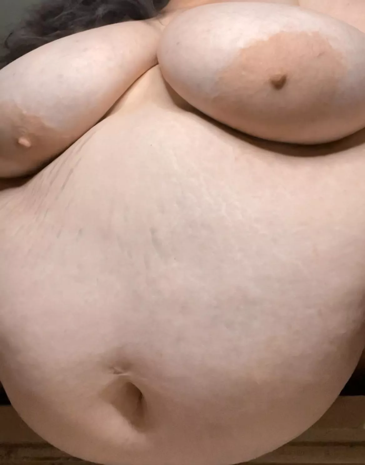 Getting so heavy, I need help lifting my belly