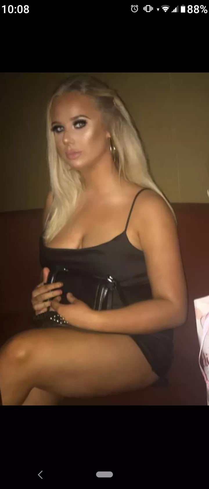 Glasgow Chav Girl...🏴󠁧󠁢󠁳󠁣󠁴󠁿