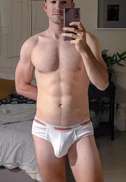 Hey Ladies 👋🏼 26 M Teacher! New here 🥰