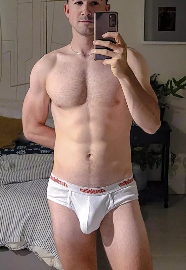 Hey Ladies 👋🏼 26 M Teacher! New here 🥰