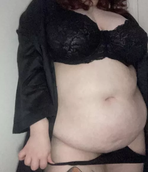 Hiya, I am wearing all black today 💞