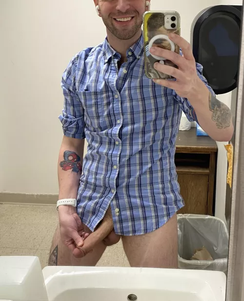 Horny at work with a fresh tat