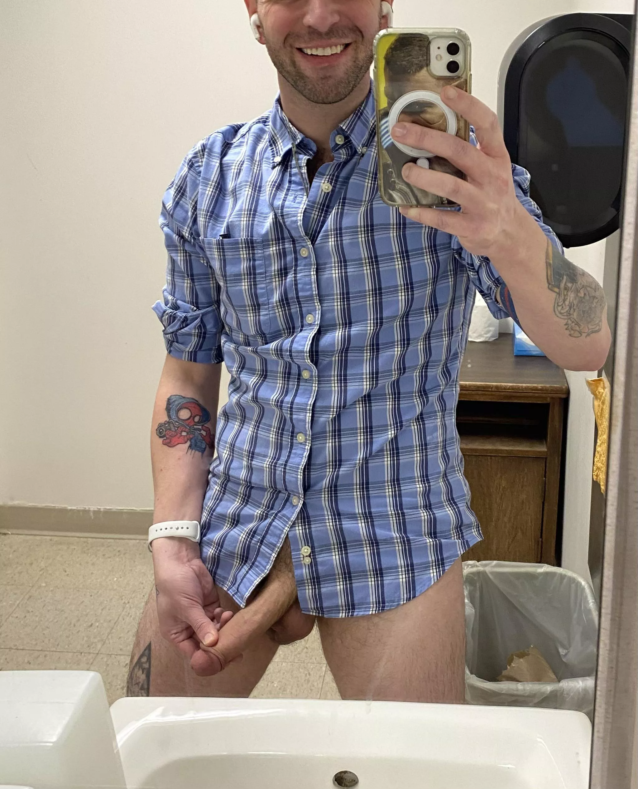 Horny at work with a fresh tat