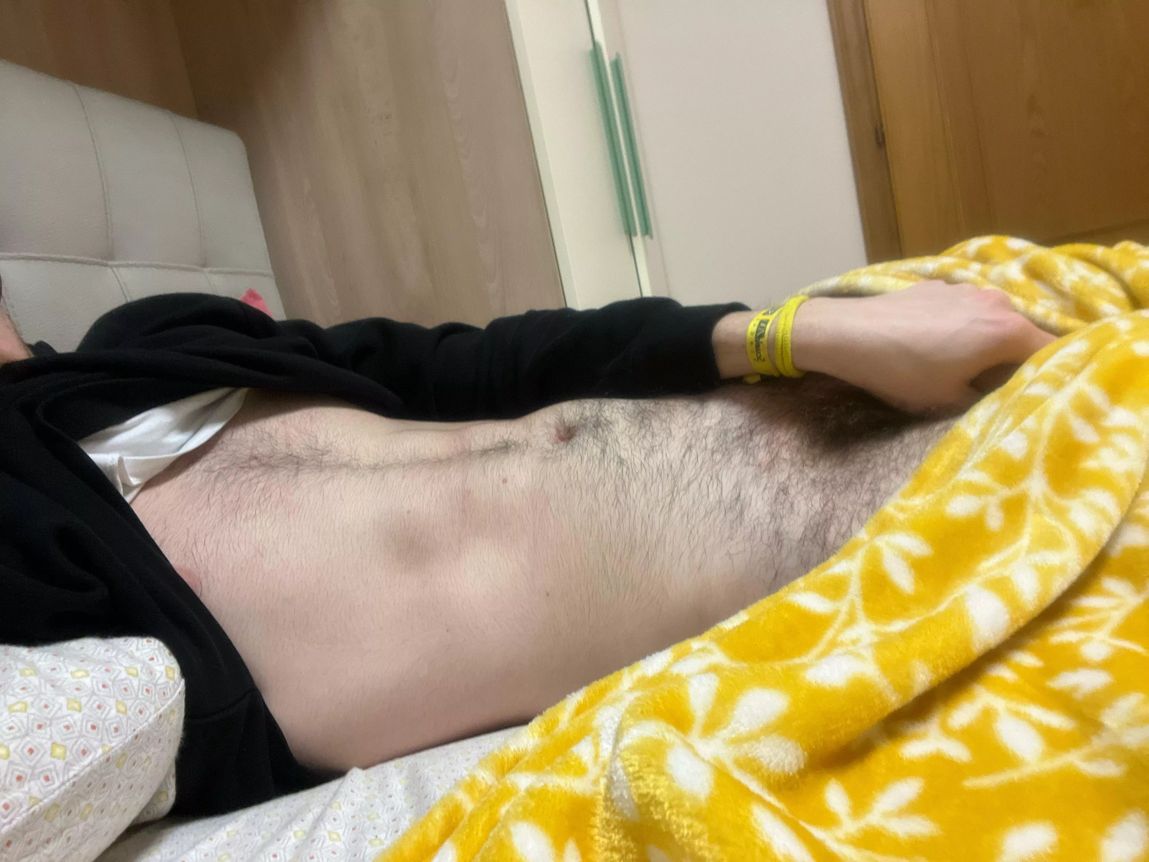 I am 18, into everyone. Add me on snap: Exceptionally21 ;)