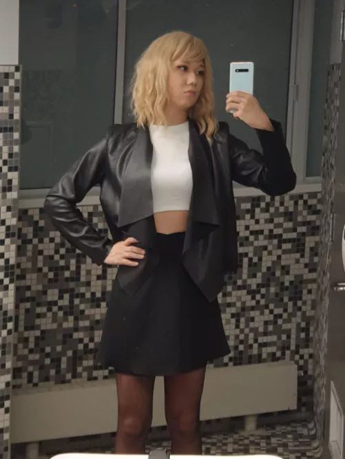 I had a buttplug under the skirt