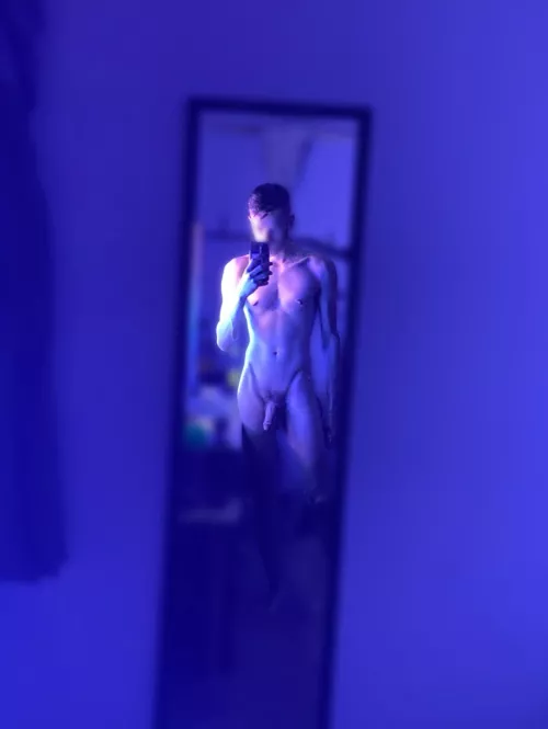 I know mirror selfies aren’t the best but the lights were too cool