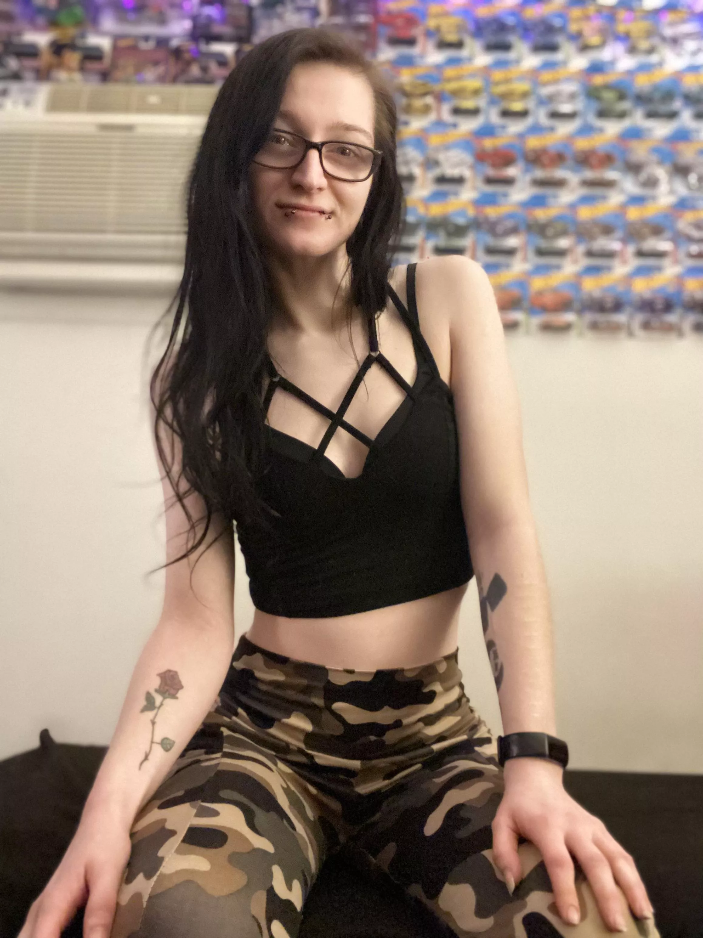 I know you like girls with lip piercings