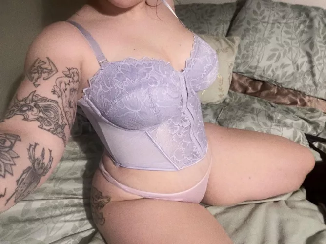 I think I need to make some hornier content💜