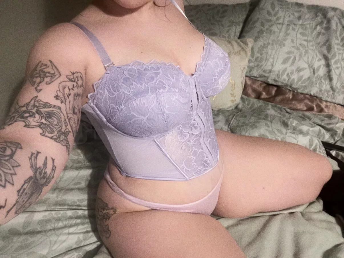 I think I need to make some hornier content💜