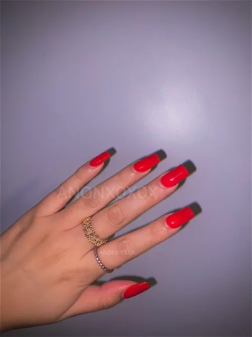 I think this is a cute combo of rings and my nails ❤️