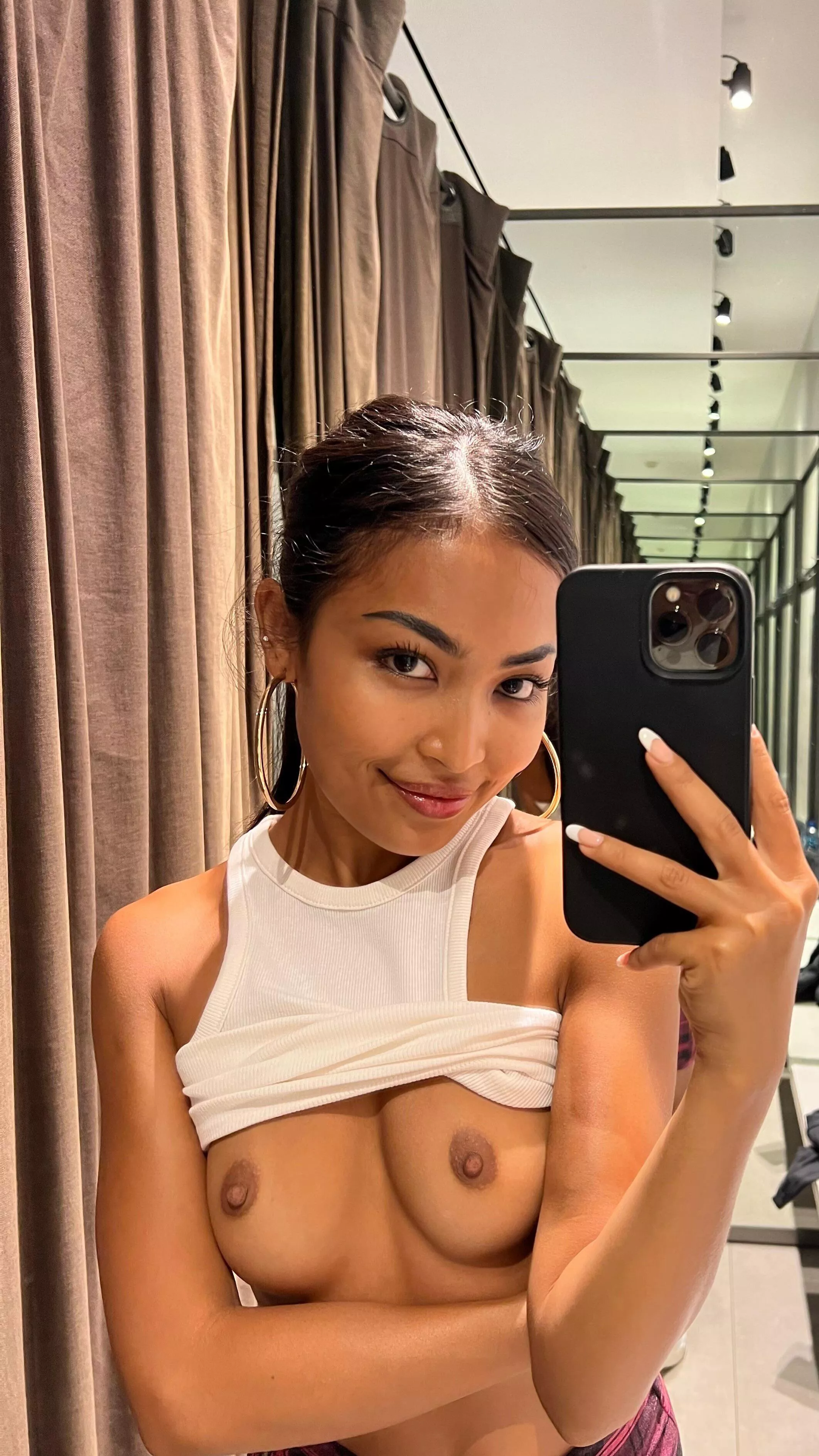 I'd rather stay natural than have fake big tits.. agree?🥰