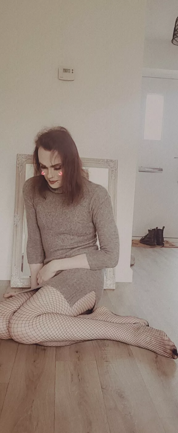 I'm shy and awkward alot of the time... 👉🏻👈🏻